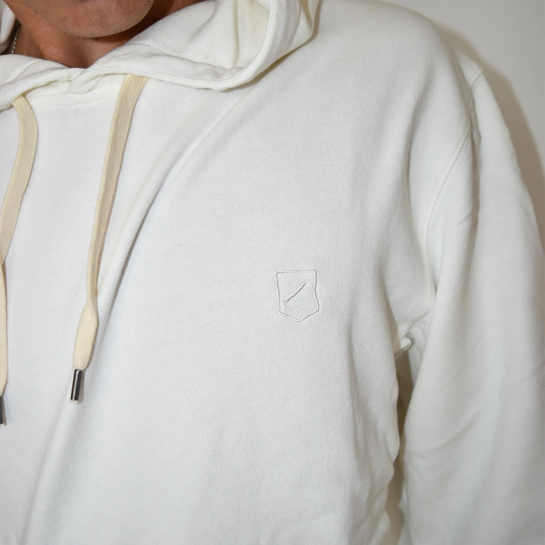 SHIELD CORE HOOD / OFF WHITE